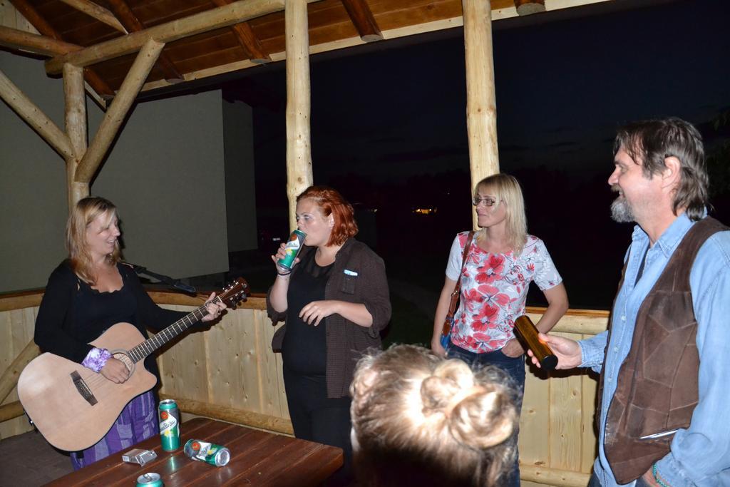 Skipension Jasna Pavčina Lehota Buitenkant foto