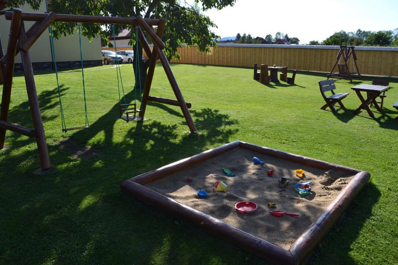 Skipension Jasna Pavčina Lehota Buitenkant foto